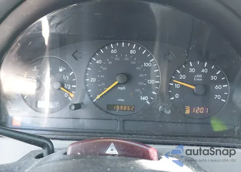 2001 Mercedes-Benz Ml 320 z USA, uszkodzony, nr VIN 4JGAB54EX1A282396